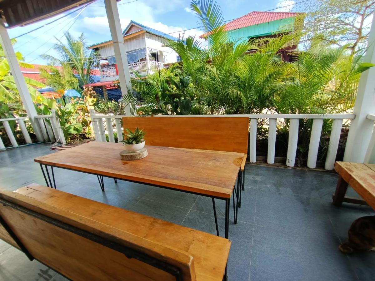 Sam'S Guesthouse M'Pai Bay เกาะรงสำลน ภายนอก รูปภาพ